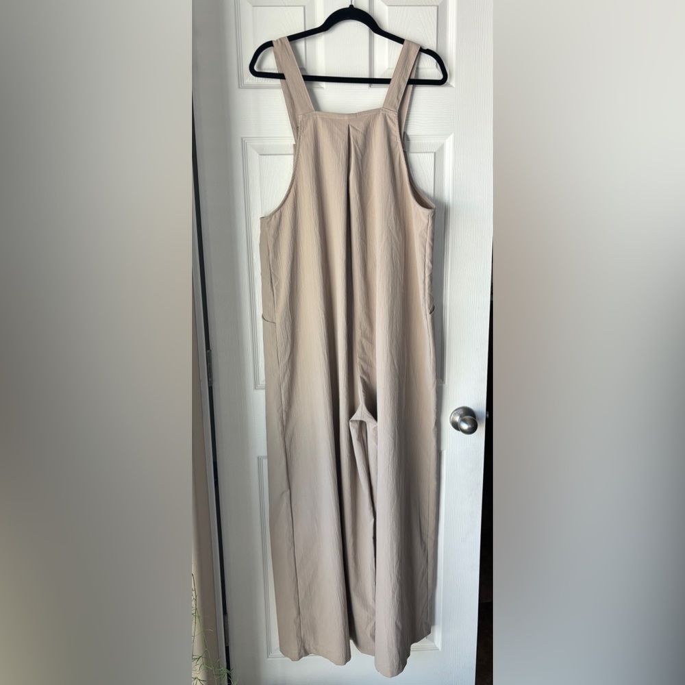 Jumpsuit - Women’s Tan, Full Length, Wide Leg, Jumpsuit. Size 2X - Picture 3 of 8